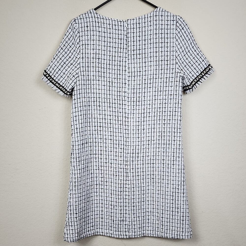 Elegant White and Black XS Sparkling Tweed Dress - Picture 9 of 17